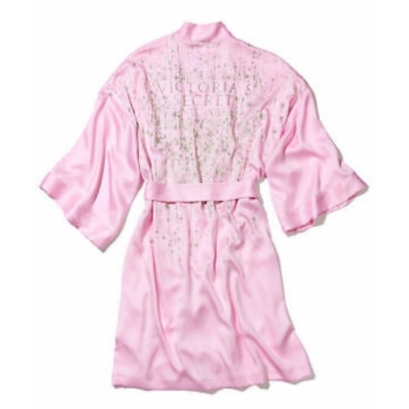 Victoria’s Secret 2018 NYC Fashion Show Robe - Picture 5 of 6